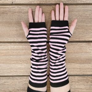 Перчатки без пальцев женские, митенки, чёрно-розовые.