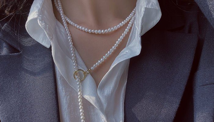 Как носить длинные бусы, ожерелье из бисера